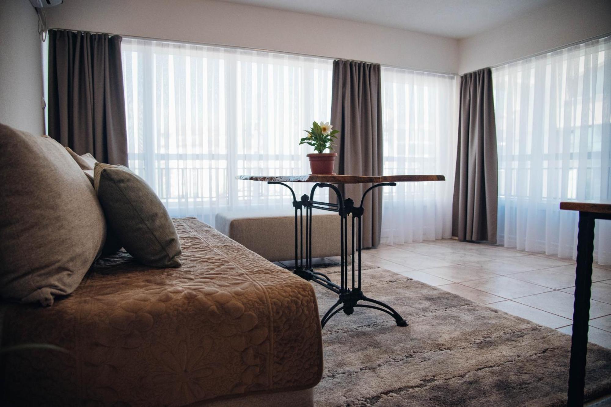 Urban Studio Apartments Strumica Buitenkant foto